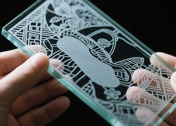 Quod laser arbitrium debeo eligere pro laser sculpturae speculo?