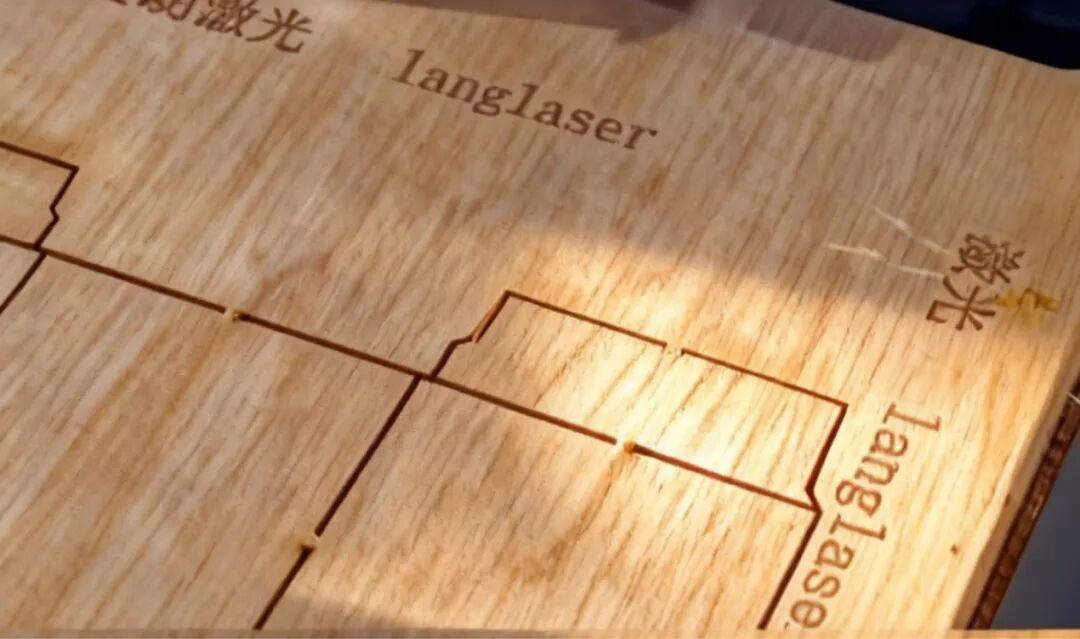 Explorans immensam Potentiam Laser Cultrum Die Systems